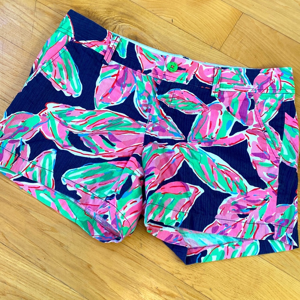 Lilly navy shorts